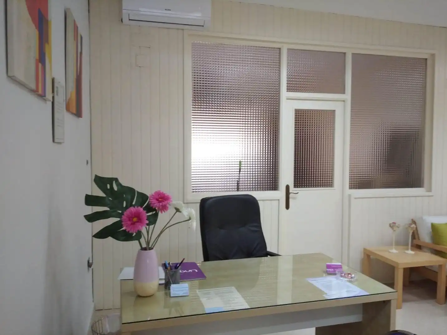 Office for sale in Fuengirola  with Air Conditioner and Furnished