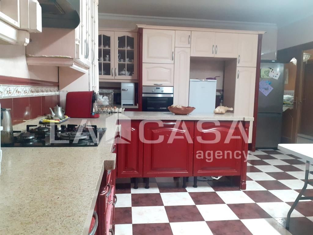 Cuina de Casa adosada en venda en Algeciras amb Piscina