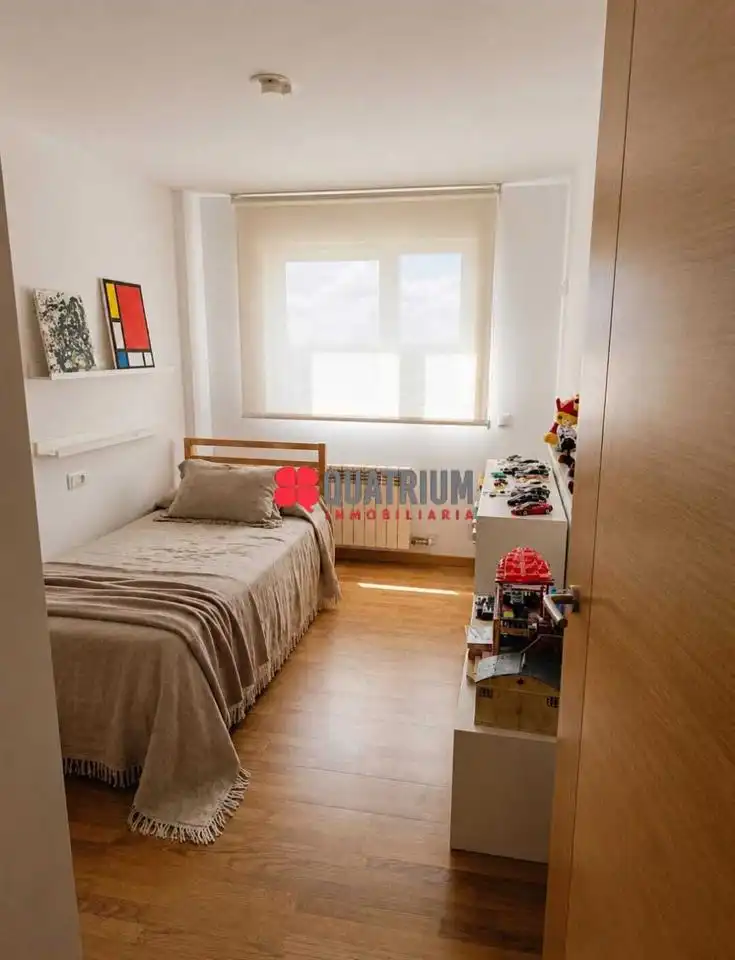 Bedroom of Flat for rent in Santiago de Compostela   with Heating and Furnished