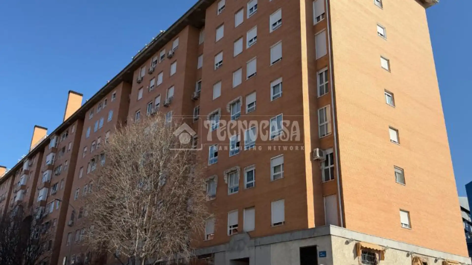 Vista exterior de Pis en venda en Fuenlabrada amb Calefacció i Traster