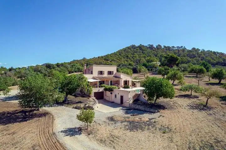 Vista exterior de Finca rústica en venda en Felanitx amb Aire condicionat, Jardí privat i Terrassa