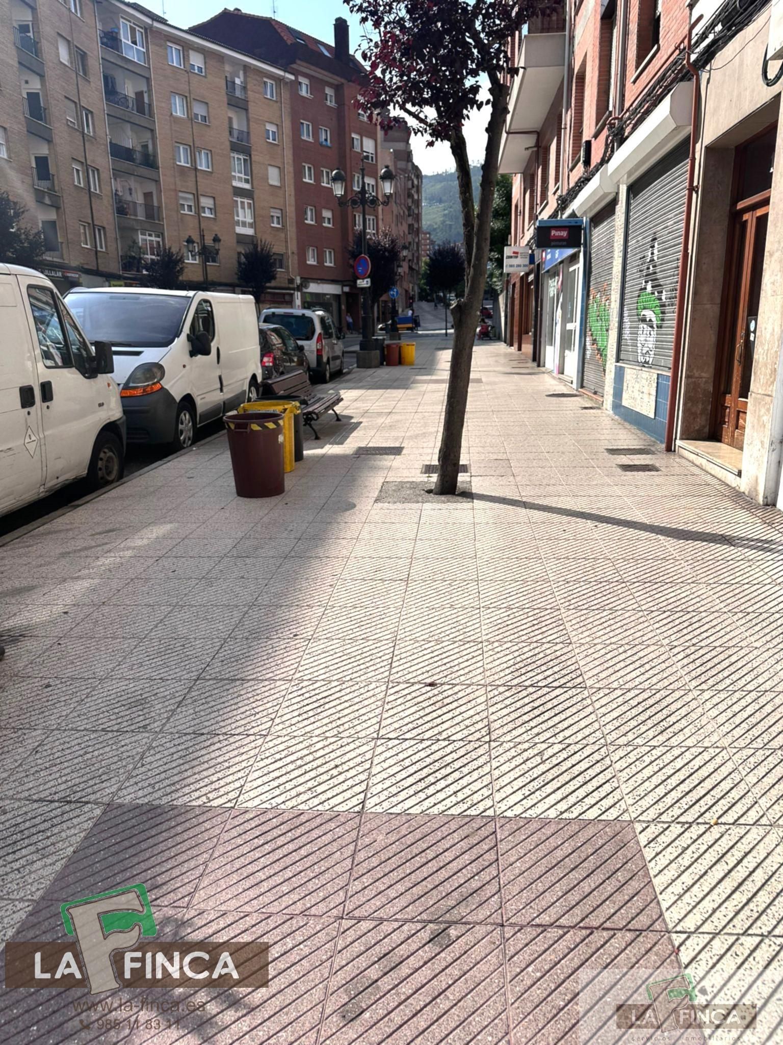 Vista exterior de Garatge en venda en Oviedo 