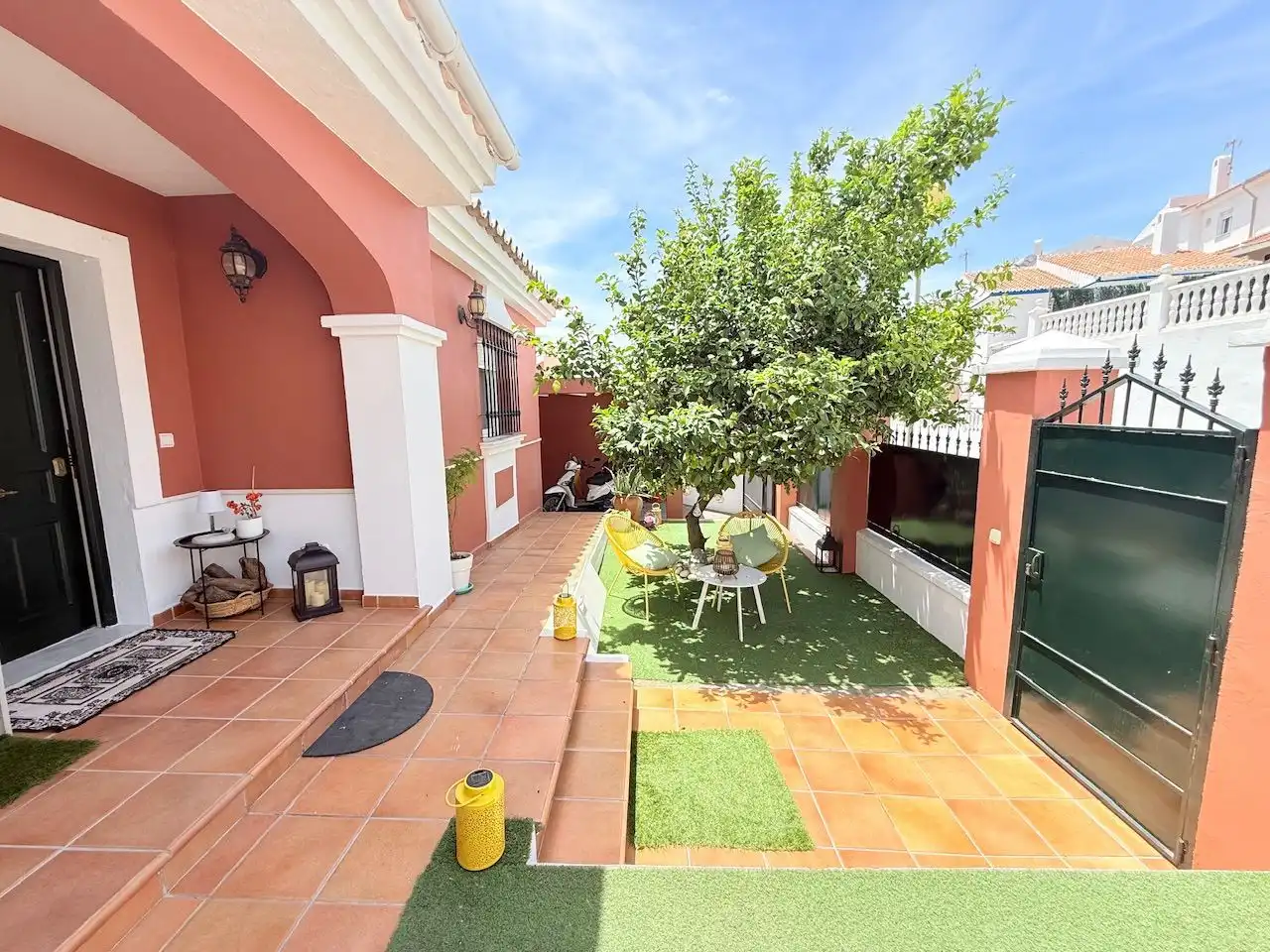 Terrassa de Casa o xalet en venda en Vélez-Málaga amb Aire condicionat, Calefacció i Jardí privat