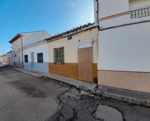 Exterior view of Single-family semi-detached for sale in Villamayor de Calatrava