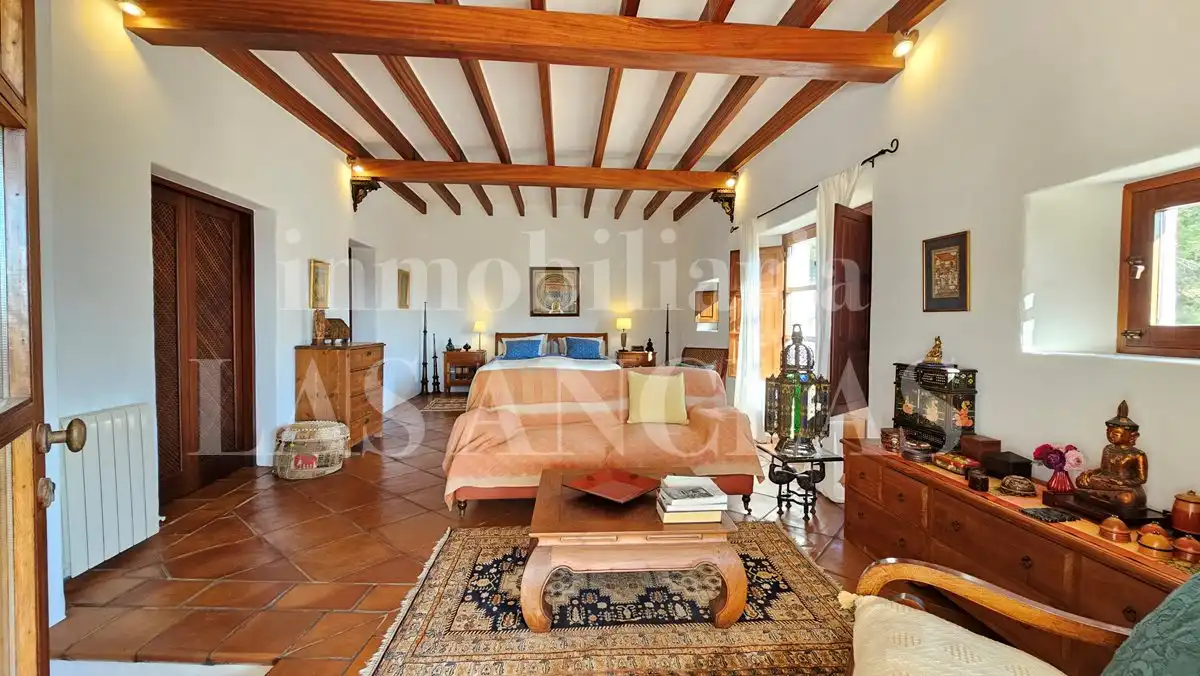 Sala d'estar de Finca rústica en venda en Santa Eulària des Riu amb Calefacció, Terrassa i Traster