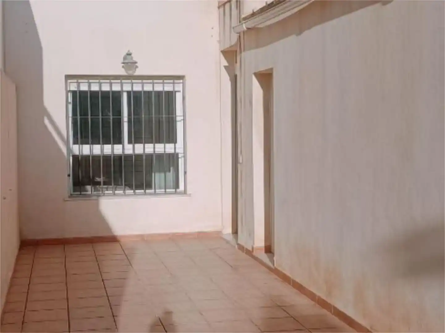 Terrassa de Casa adosada en venda en Roquetas de Mar amb Aire condicionat, Piscina i Balcó