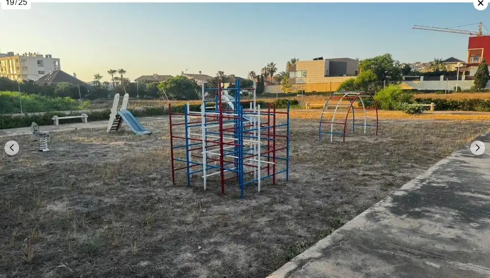 Vista exterior de Dúplex en venta en Torrevieja con Terraza, Piscina y Amueblado