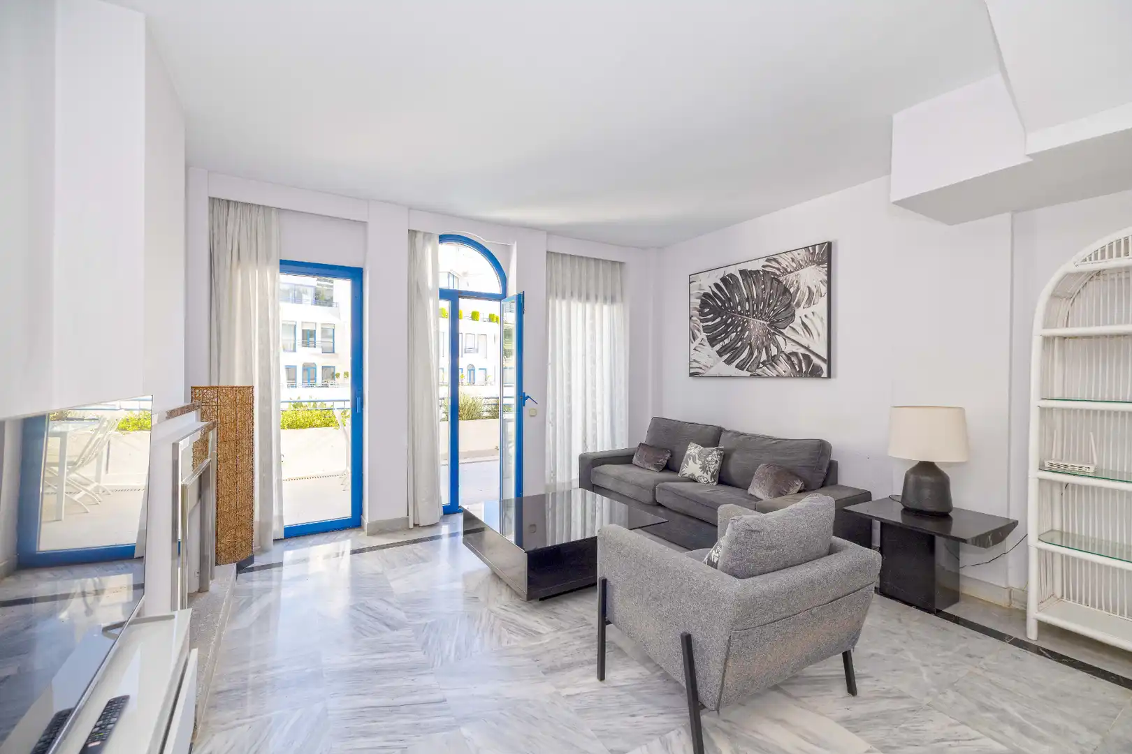 Sala de estar de Dúplex en venta en Marbella con Aire acondicionado, Calefacción y Terraza