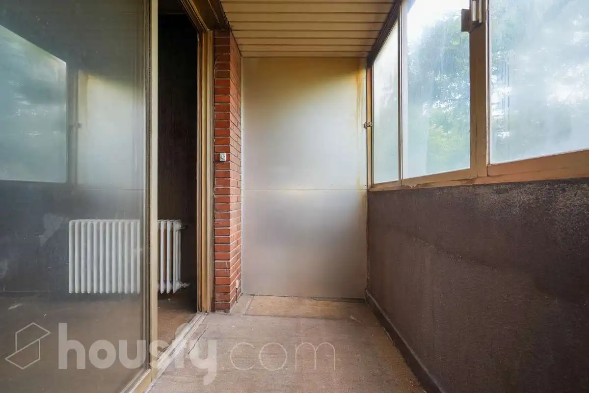 Habitación de Apartamento en venta en Madrid con Calefacción, Terraza y Piscina comunitaria