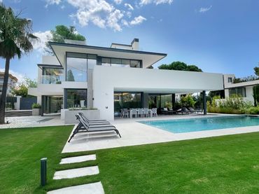Casa con piscina en venta en Marbella Centro