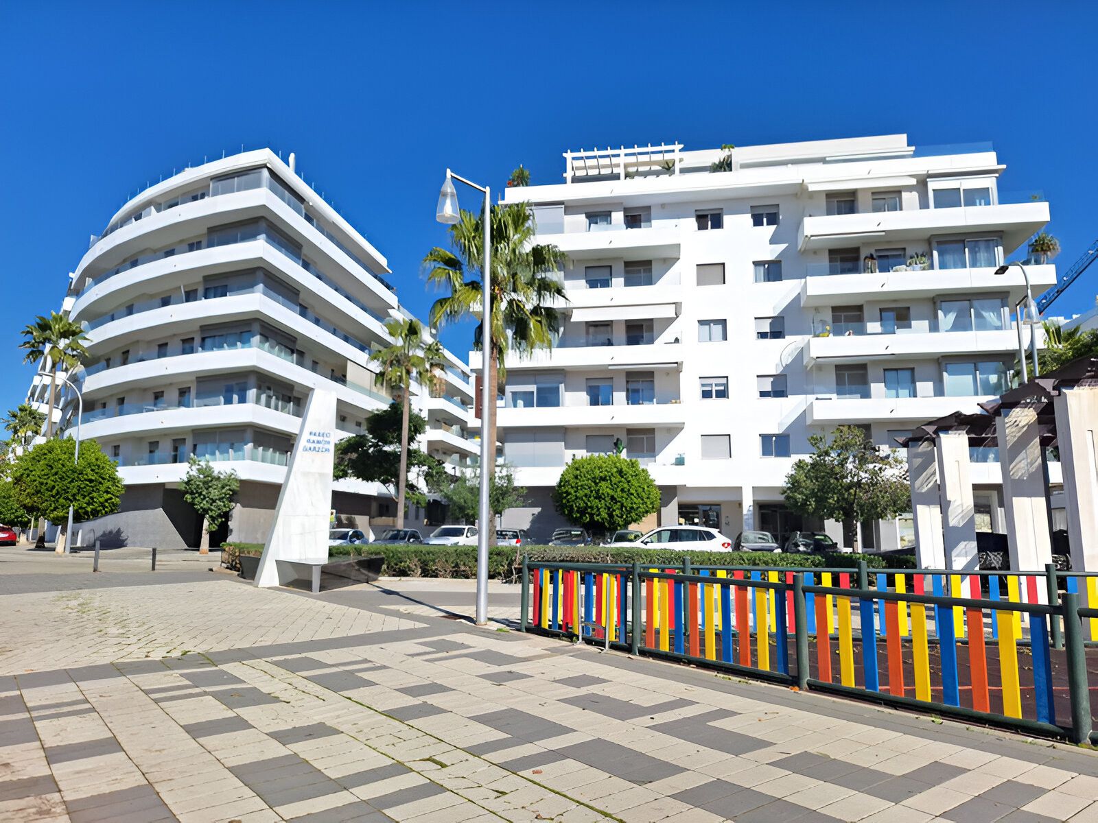 Vista exterior de Apartament en venda en Marbella amb Aire condicionat, Terrassa i Traster