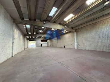 Nau industrial de lloguer a Valdelaparra