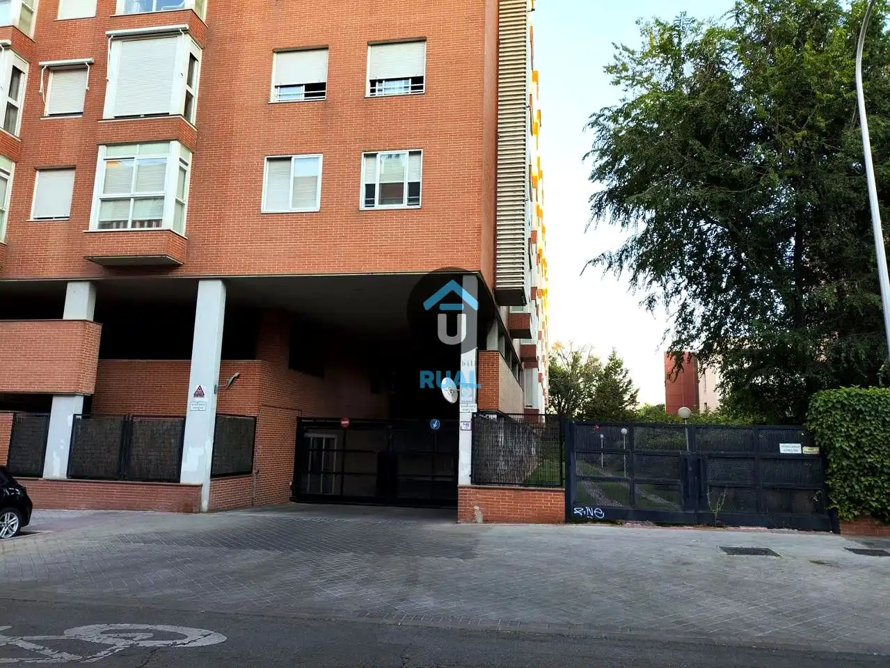 Pis de lloguer a Calle de Ladera de los Almendros, Valdebernardo - Valderribas