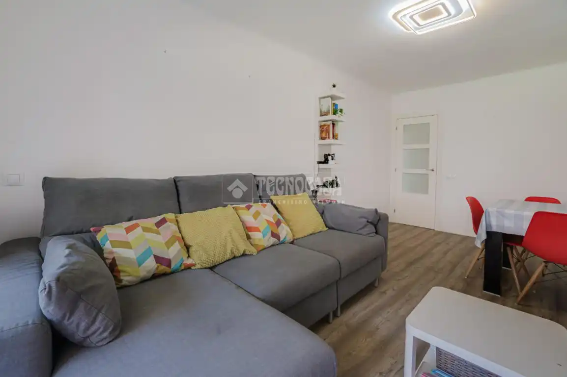 Sala d'estar de Pis en venda en Sant Feliu de Llobregat amb Aire condicionat i Balcó