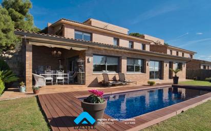 Vista exterior de Casa o xalet en venda en L'Ametlla del Vallès amb Aire condicionat, Calefacció i Jardí privat