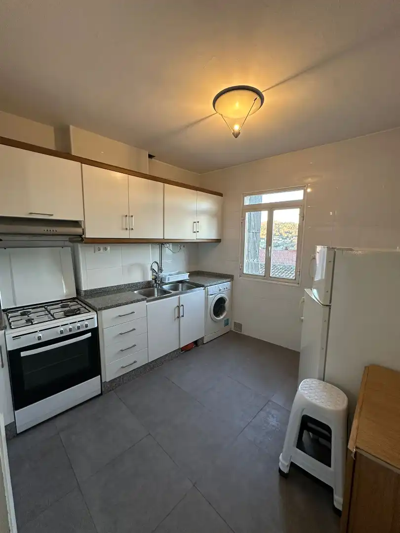 Flat to rent in Avenida de Quiroga Palacios, imagen 2