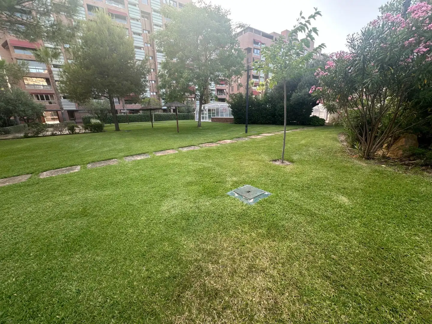 Jardín de Piso de alquiler en Alicante / Alacant con Aire acondicionado y Piscina comunitaria