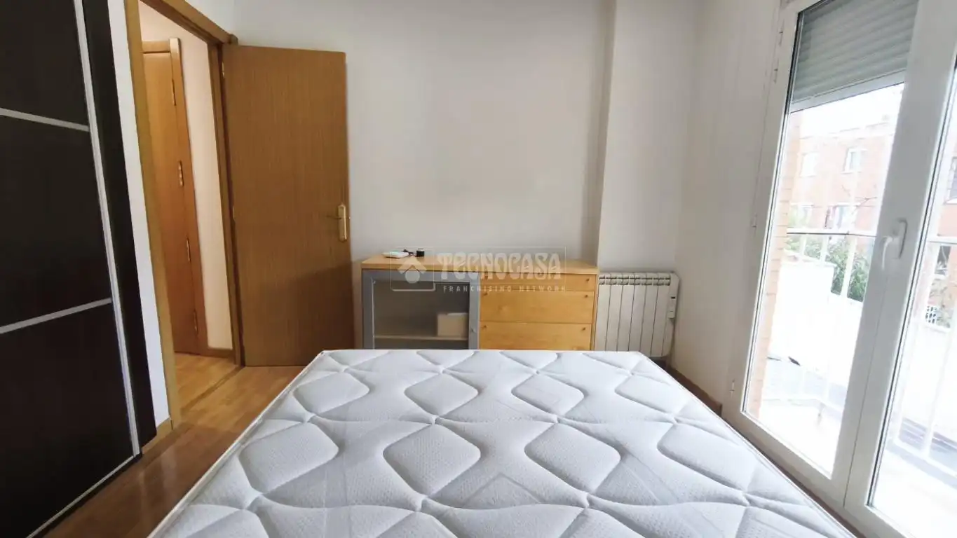 Schlafzimmer von Wohnung zum Verkauf in Madrid mit Klimaanlage und Balkon