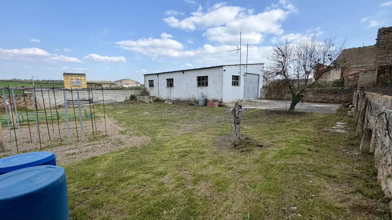 Houses for sale in Allo  with Heating