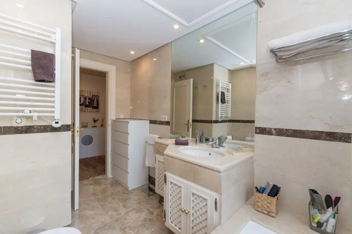 Apartament amb piscina en venda a Nueva Andalucía, imagen 22