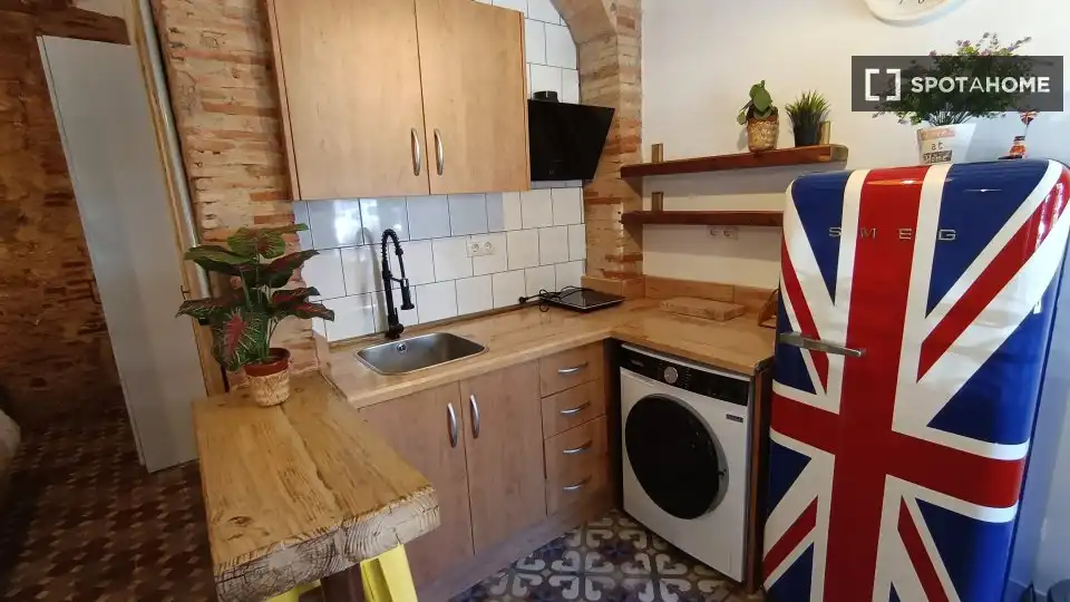 Kitchen of Flat for rent in Valencia  with Air Conditioner, Heating and Furnished