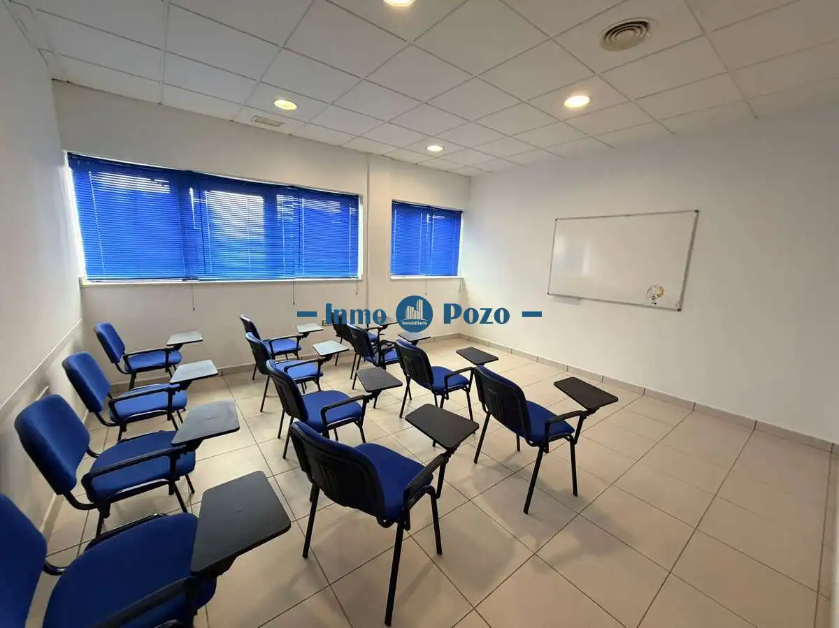 Büro zum Verkauf in Almendralejo