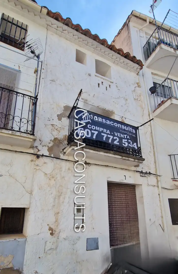 Casa con terraza en venta en Calle Iglesia 8