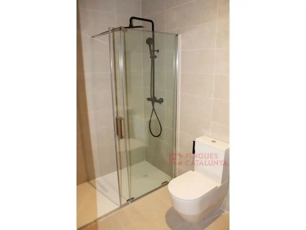 Bathroom of Duplexes for sale in Girona  with Air Conditioner and Terrace
