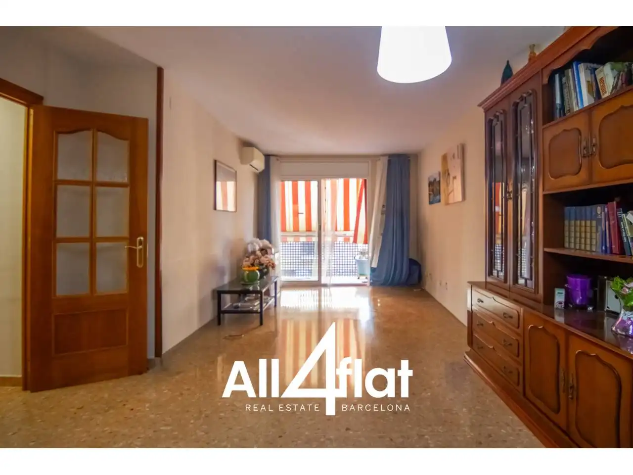 Vista exterior de Piso en venta en Viladecans con Aire acondicionado, Calefacción y Balcón