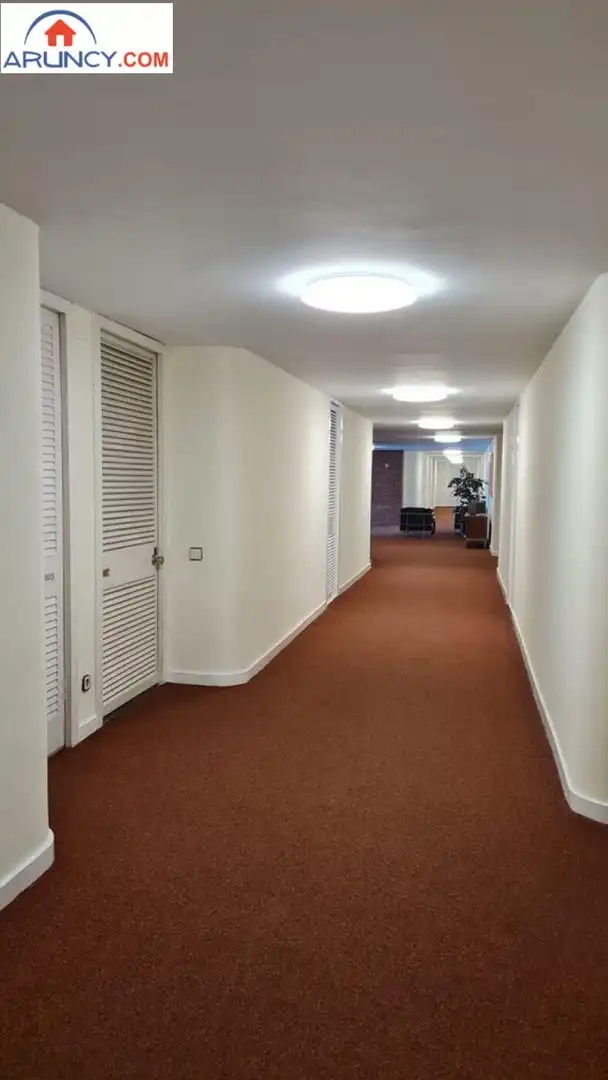 Wohnung zur Miete in Sevilla mit Klimaanlage, Privatgarten und Parkett