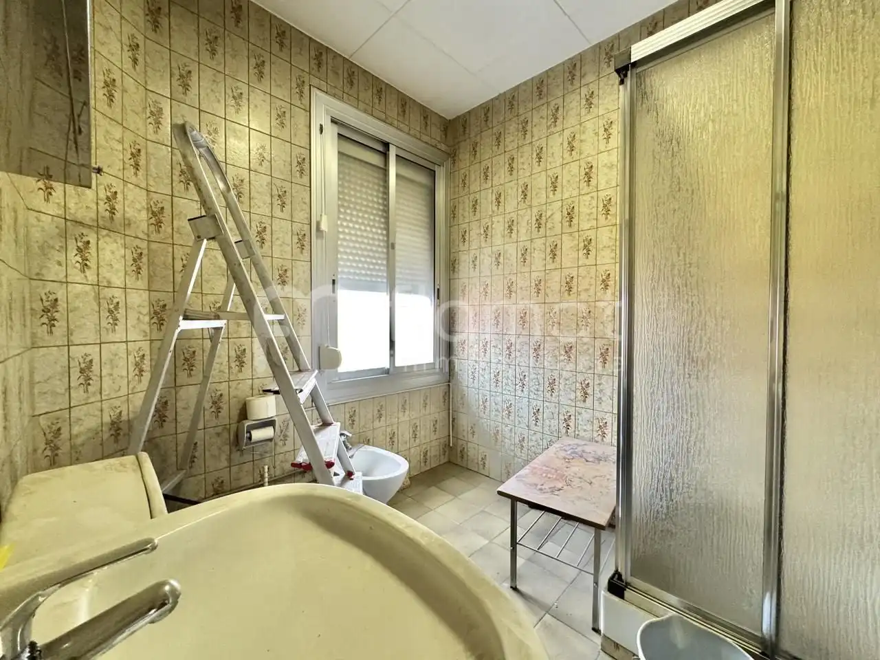 Bathroom of Flat for sale in Girona  with Terrace