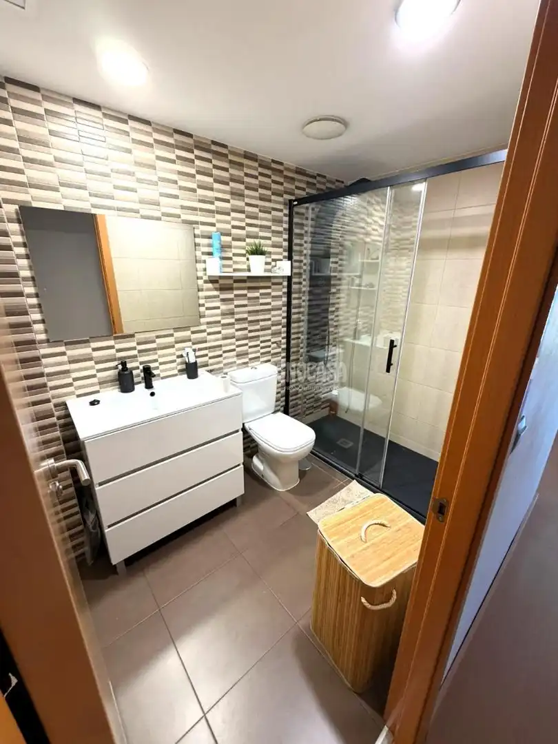 Baño de Piso de alquiler en Móstoles con Aire acondicionado, Calefacción y Terraza