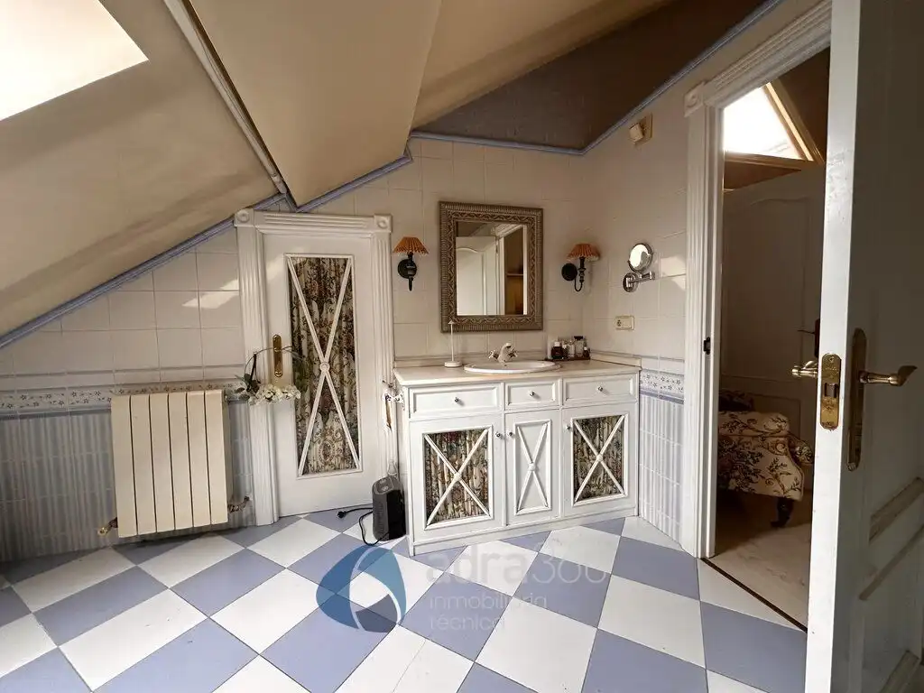 Baño de Casa o chalet en venta en  Logroño con Aire acondicionado, Calefacción y Jardín privado