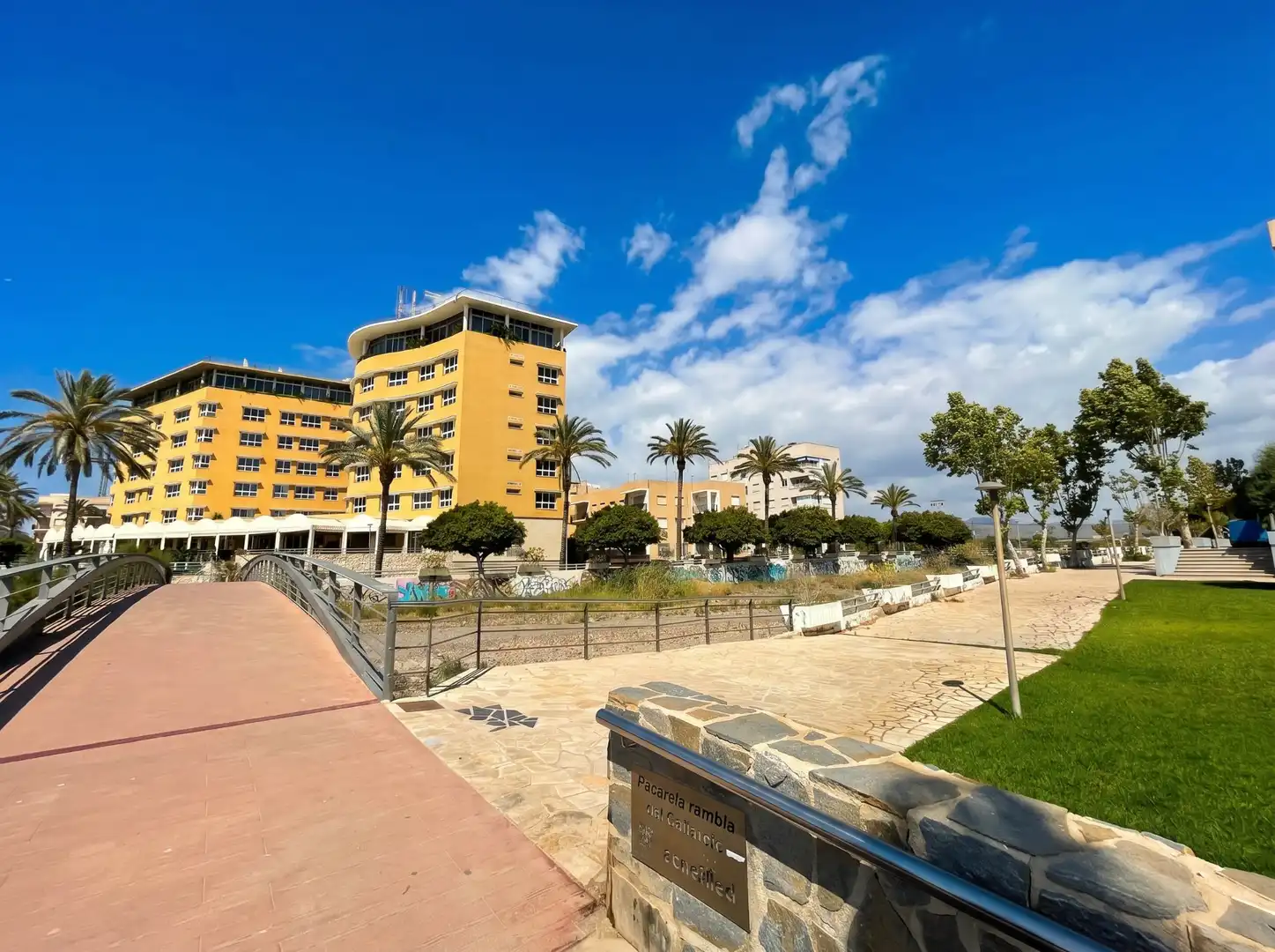 Außenansicht von Wohnung zum Verkauf in Águilas mit Terrasse und Schwimmbad