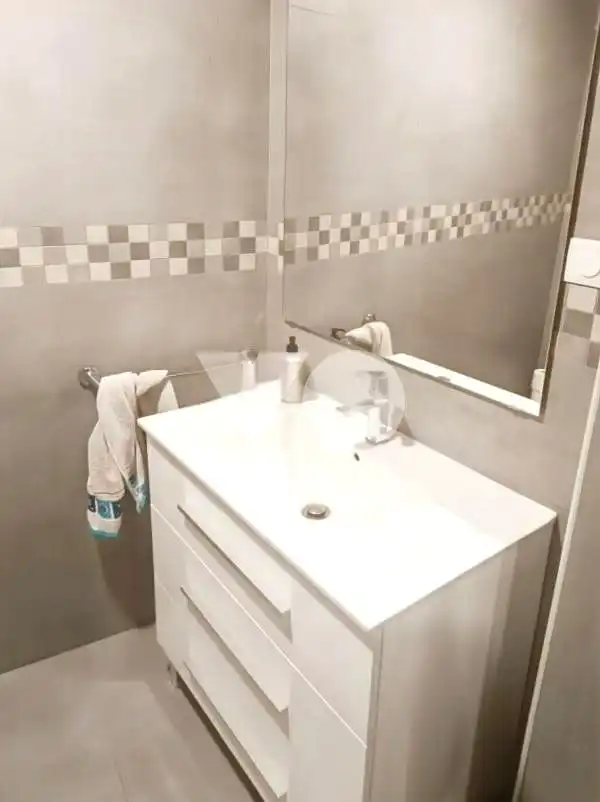 Baño de Planta baja en venta en Madrid con Aire acondicionado, Calefacción y Trastero