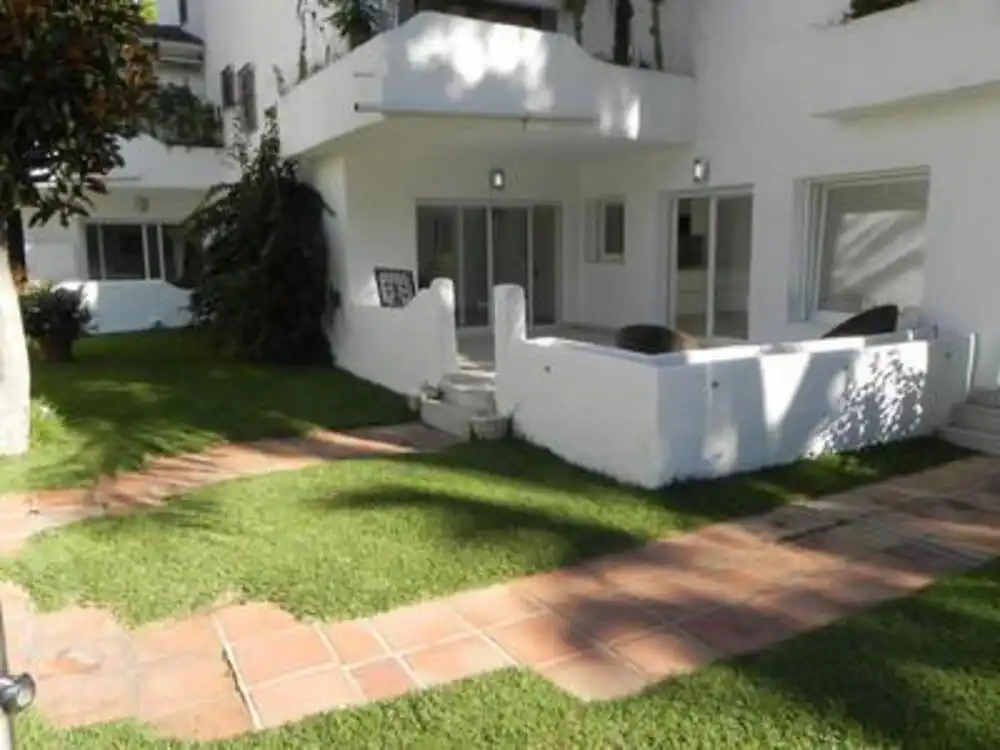 Jardí de Planta baixa de lloguer en Marbella amb Aire condicionat, Terrassa i Piscina