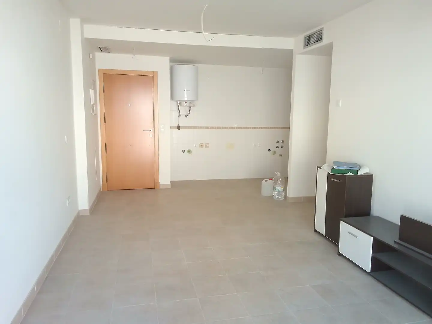 Apartamento en venta en Ubrique con Jardín privado, Balcón y Piscina comunitaria