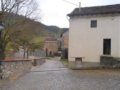 Vista exterior de Finca rústica en venda en Valle de Hecho