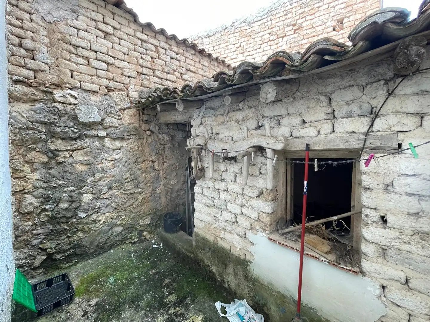 Außenansicht von Country house zum Verkauf in Royuela de Río Franco mit Parkett und Abstellraum