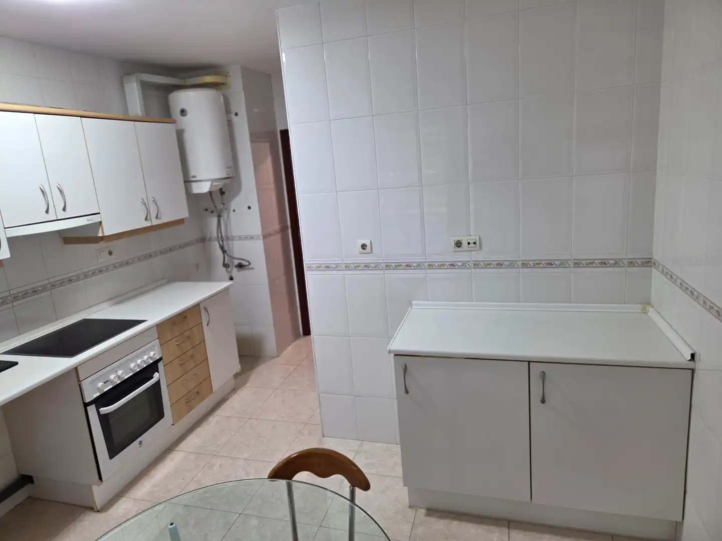 Cocina de Piso de alquiler en Barcelona con Calefacción, Horno y Lavadora
