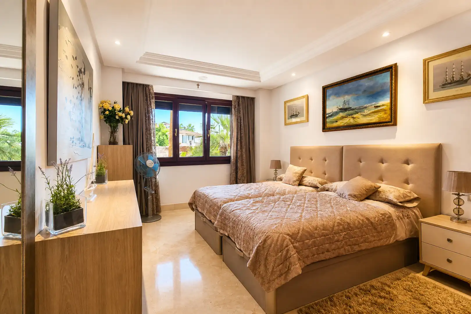Dormitori de Apartament en venda en Estepona amb Aire condicionat, Terrassa i Moblat