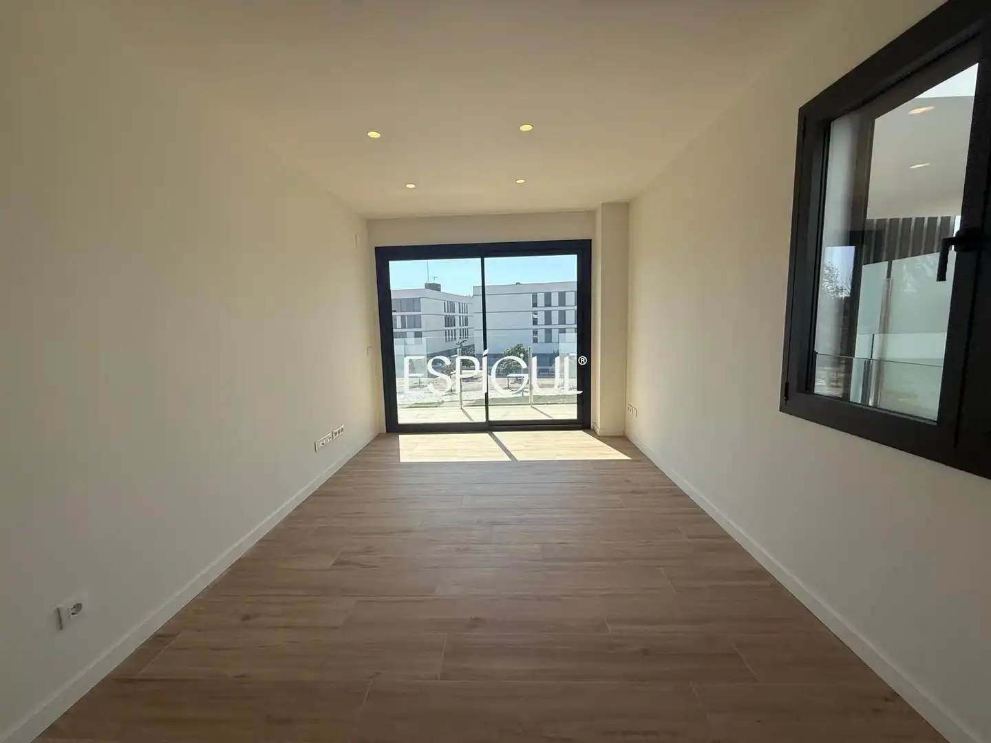 Schlafzimmer von Wohnung zur Miete in Girona mit Heizung, Terrasse und Abstellraum