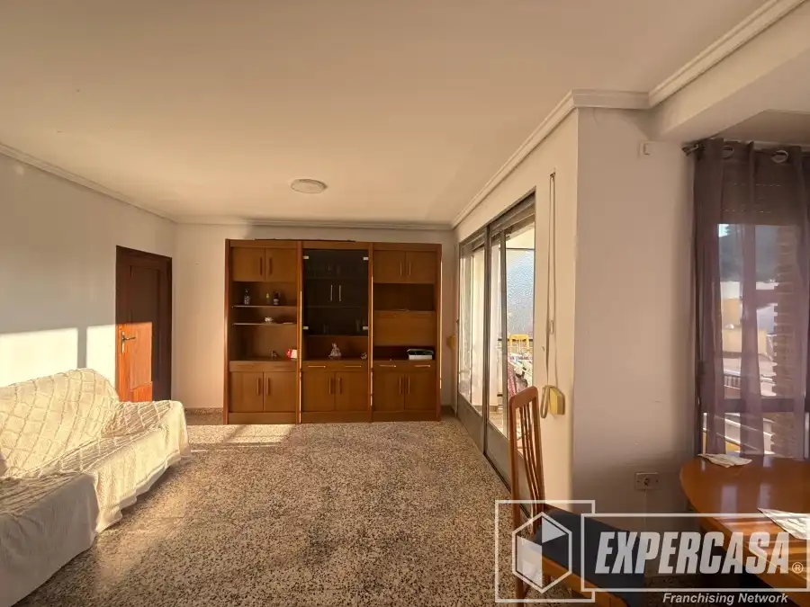 Room in Calle Nueve de Ocubtre, 5, Casco Antiguo