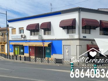 Local commercial à vendre à Avenida del Marqués de la Vega de Armijo 62