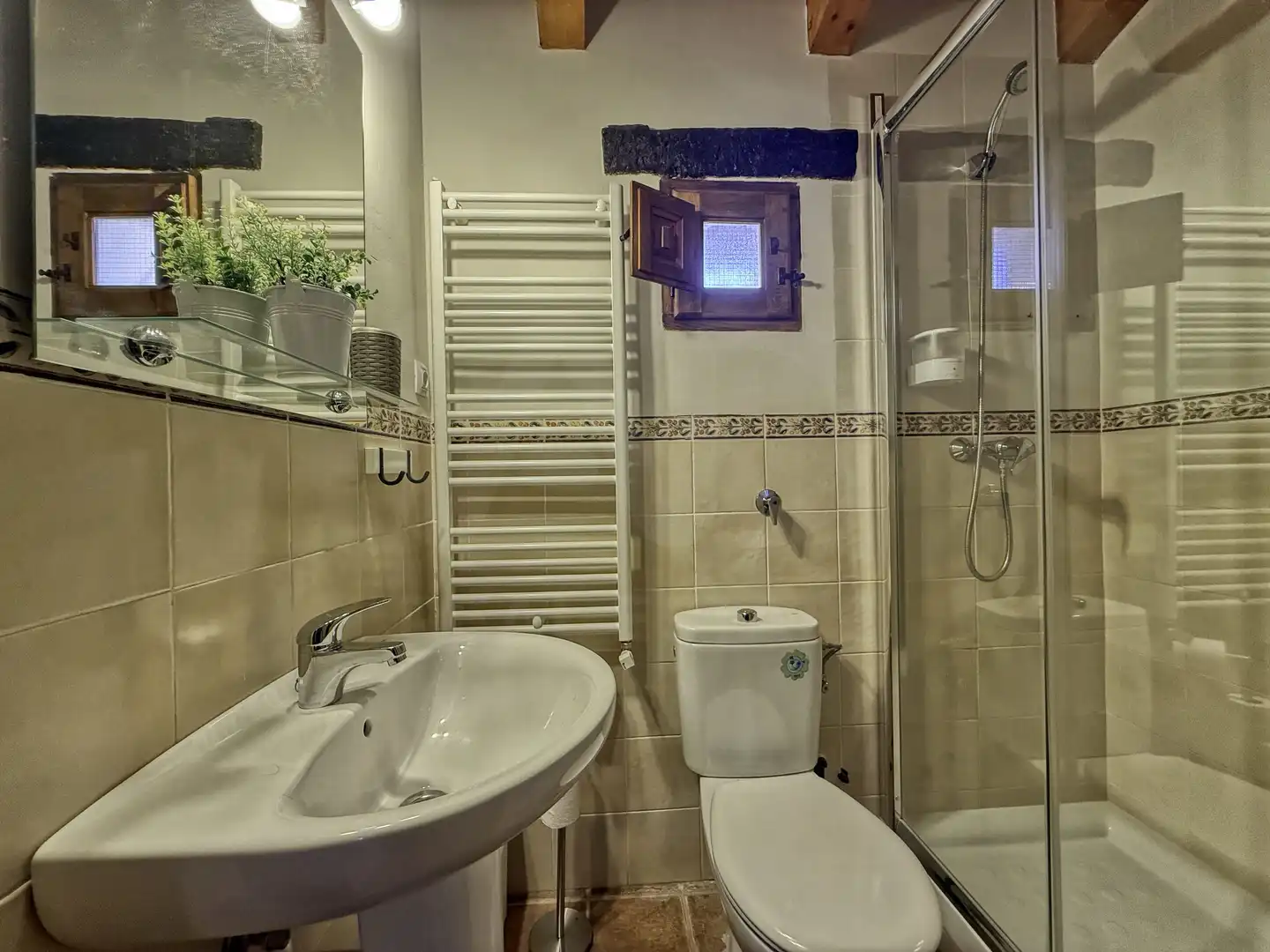 Bathroom of Country homes for sale in Rubielos de Mora  with Heating and Terrace