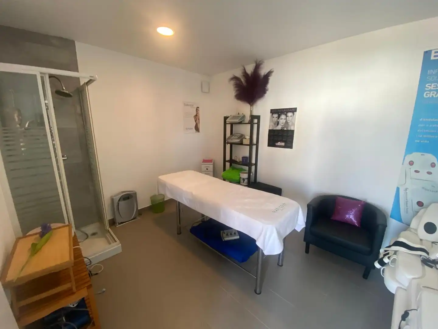 Habitación de Local en traspaso en Olot con Aire acondicionado, Calefacción y Amueblado