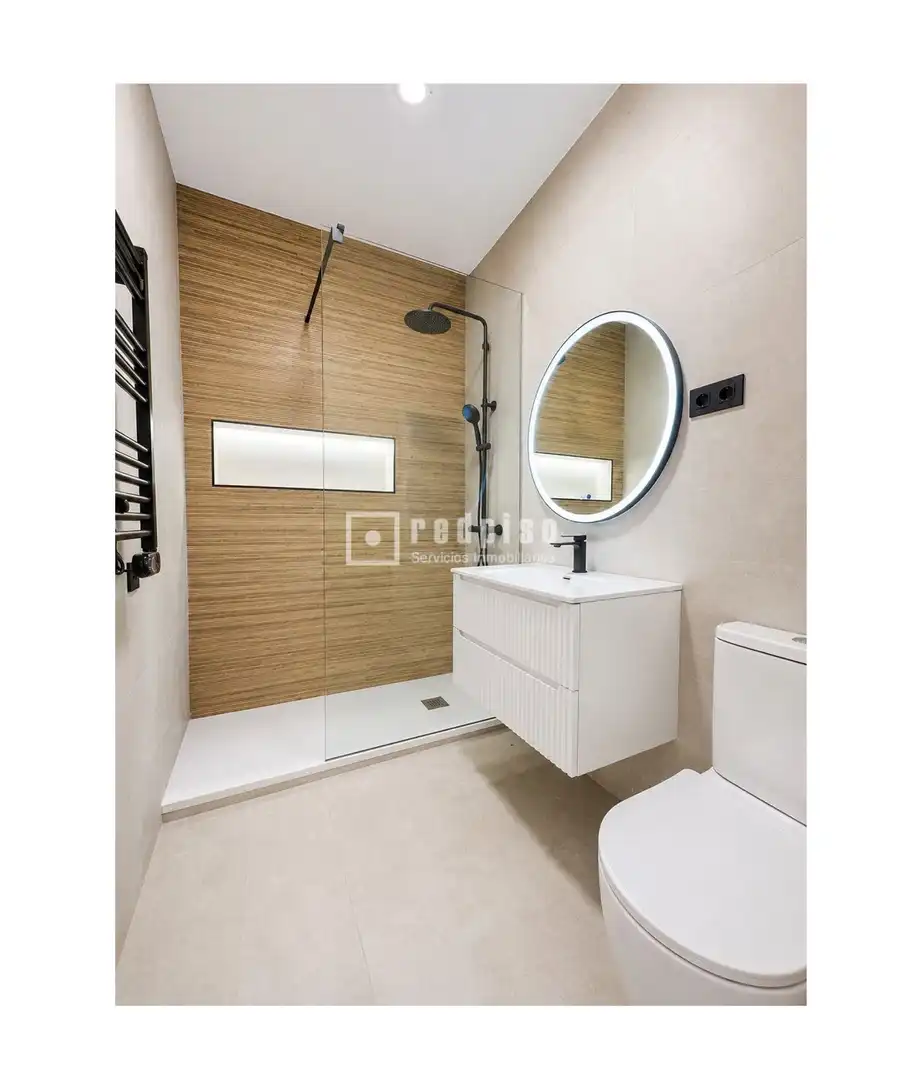 Baño de Piso en venta en Fuenlabrada con Calefacción