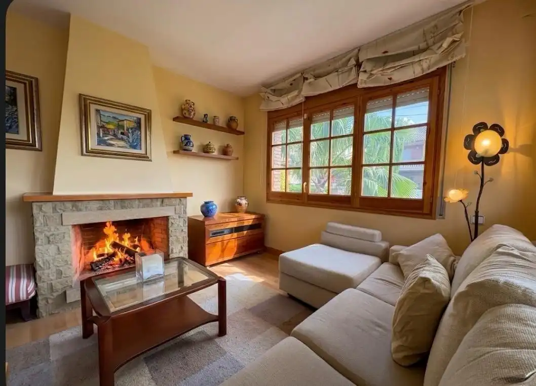 Sala de estar de Casa o chalet en venta en Lliçà d'Amunt con Aire acondicionado, Calefacción y Jardín privado
