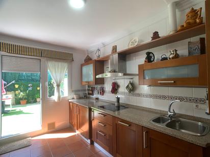 Kitchen of Single-family semi-detached for sale in Abanto y Ciérvana-Abanto Zierbena  with Terrace and Balcony