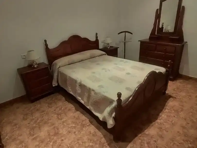 Dormitori de Casa adosada en venda en Ronda amb Traster i Moblat